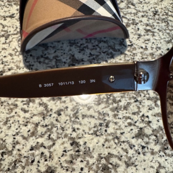 Burberry Brown Gradient Square Sunglasses EXCELLENT CONDITION - Picture 2 of 6